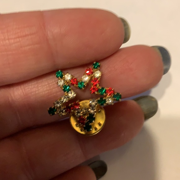 Pins - Picture 3 of 6